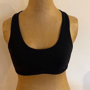 Lululemon sz 6 Black Women's Sports Bra great pre owned condition